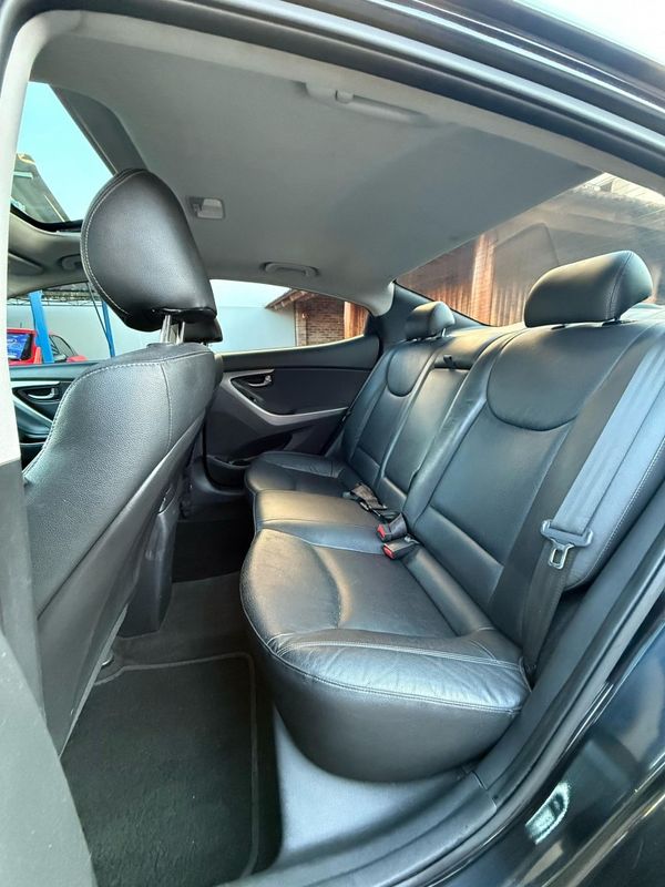 Hyundai ELANTRA GLS 2.0 2014 FERREIRA VEÍCULOS VENÂNCIO AIRES / Carros no Vale