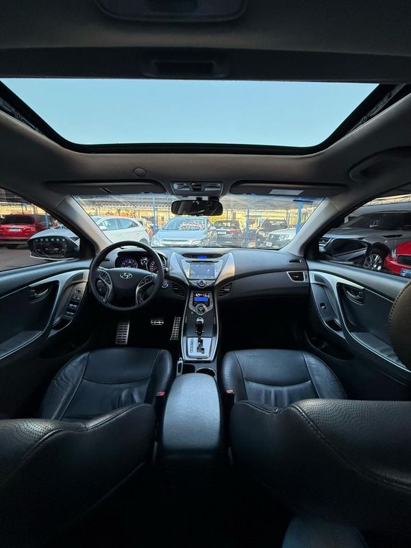 Hyundai ELANTRA GLS 2.0 2014 FERREIRA VEÍCULOS VENÂNCIO AIRES / Carros no Vale