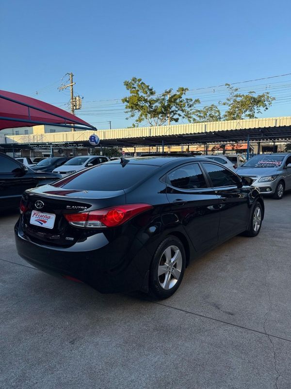 Hyundai ELANTRA GLS 2.0 2014 FERREIRA VEÍCULOS VENÂNCIO AIRES / Carros no Vale