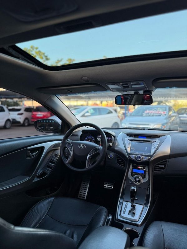 Hyundai ELANTRA GLS 2.0 2014 FERREIRA VEÍCULOS VENÂNCIO AIRES / Carros no Vale