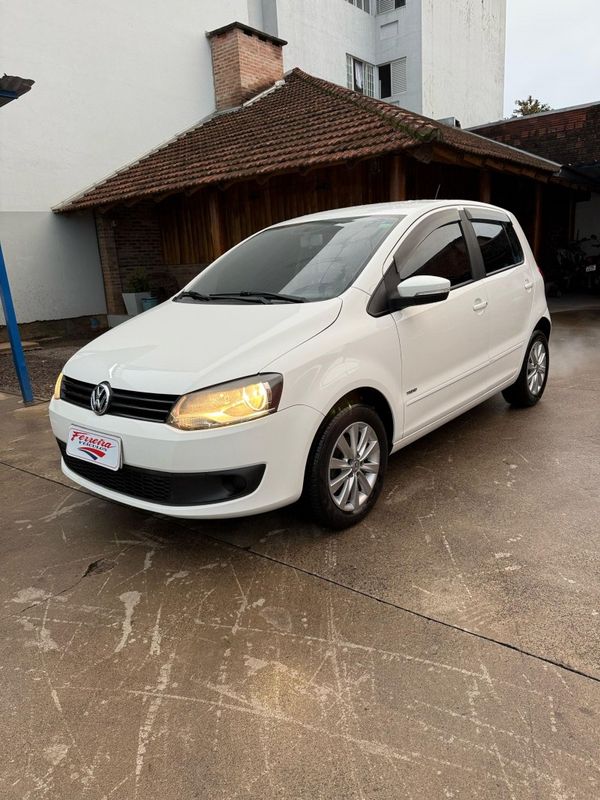 Volkswagen FOX 1.6 8V 2012 FERREIRA VEÍCULOS VENÂNCIO AIRES / Carros no Vale