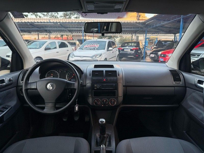 Volkswagen POLO HATCH 1.6 8V 2010 FERREIRA VEÍCULOS VENÂNCIO AIRES / Carros no Vale