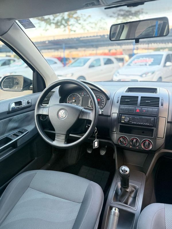 Volkswagen POLO HATCH 1.6 8V 2010 FERREIRA VEÍCULOS VENÂNCIO AIRES / Carros no Vale