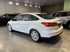 FORD FOCUS 2.0 SE Plus Fastback 16V 2017/2018 M&C AUTOMÓVEIS CAXIAS DO SUL / Carros no Vale