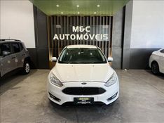 FORD FOCUS 2.0 SE Plus Fastback 16V 2017/2018 M&C AUTOMÓVEIS CAXIAS DO SUL / Carros no Vale
