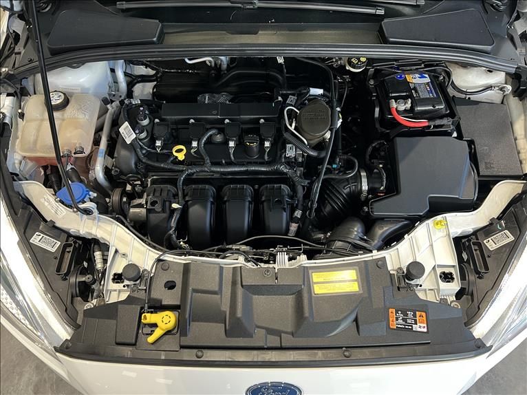 FORD FOCUS 2.0 SE Plus Fastback 16V 2017/2018 M&C AUTOMÓVEIS CAXIAS DO SUL / Carros no Vale