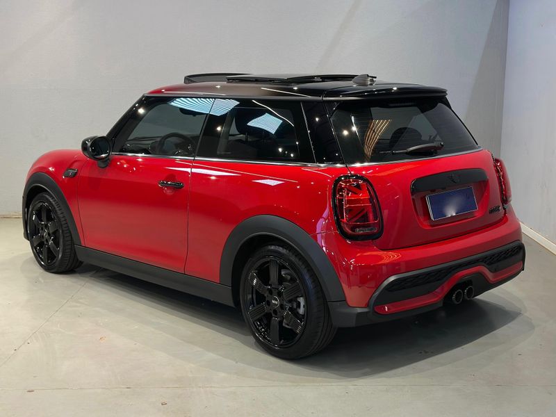 MINI COOPER 2.0 16V TWINPOWER GASOLINA S EXCLUSIVE 2P STEPTRONIC 2022/2023 FÁBIO BERNARDES PORTO ALEGRE / Carros no Vale