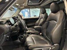 MINI COOPER 2.0 16V TWINPOWER GASOLINA S EXCLUSIVE 2P STEPTRONIC 2022/2023 FÁBIO BERNARDES PORTO ALEGRE / Carros no Vale