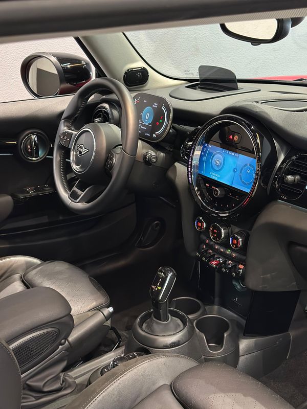 MINI COOPER 2.0 16V TWINPOWER GASOLINA S EXCLUSIVE 2P STEPTRONIC 2022/2023 FÁBIO BERNARDES PORTO ALEGRE / Carros no Vale
