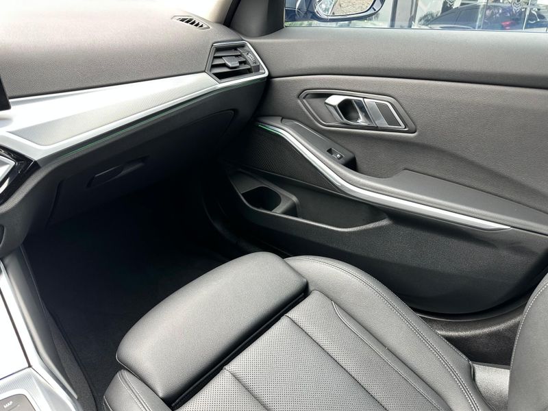 BMW 320i 2.0 Turbo/ActiveFlex 16V/GP 4p 2023/2023 CONCEPT MOTORS PASSO FUNDO / Carros no Vale