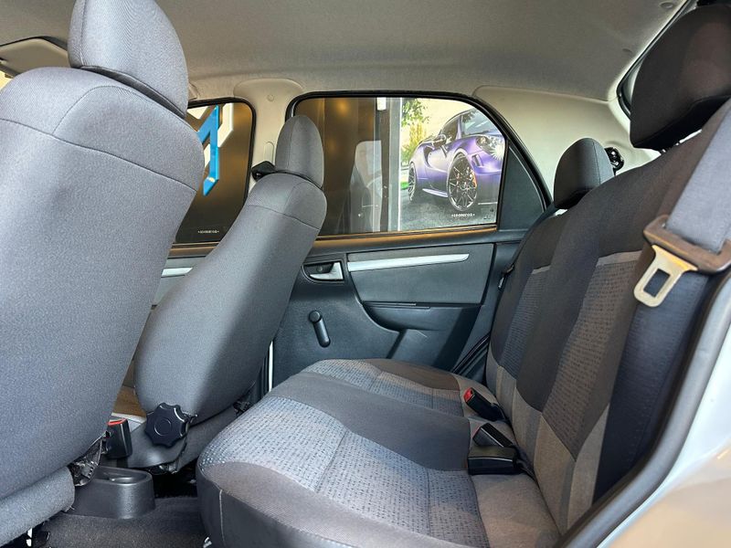 Chevrolet Celta Spirit LT 1.0 MPFI 8V FlexP 5p 2013/2014 CONCEPT MOTORS PASSO FUNDO / Carros no Vale
