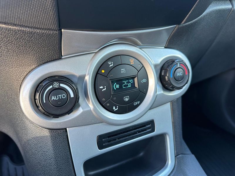Ford Fiesta SEL 1.6 16V Flex Aut 5p 2018/2018 CONCEPT MOTORS PASSO FUNDO / Carros no Vale