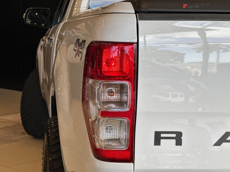 Ford Ranger Limited 3.2 4×4 CD Diesel Aut. 2016/2017 CONCEPT MOTORS PASSO FUNDO / Carros no Vale