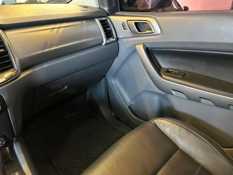 Ford Ranger Limited 3.2 4×4 CD Diesel Aut. 2016/2017 CONCEPT MOTORS PASSO FUNDO / Carros no Vale