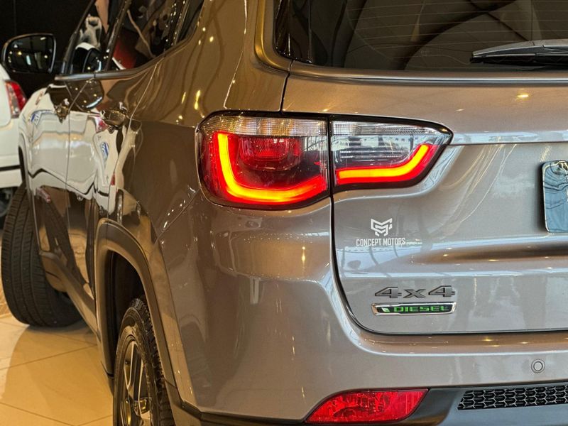 Jeep Compass TRAILHAWK 2.0 4×4 Dies 16V Aut. 2019/2020 CONCEPT MOTORS PASSO FUNDO / Carros no Vale