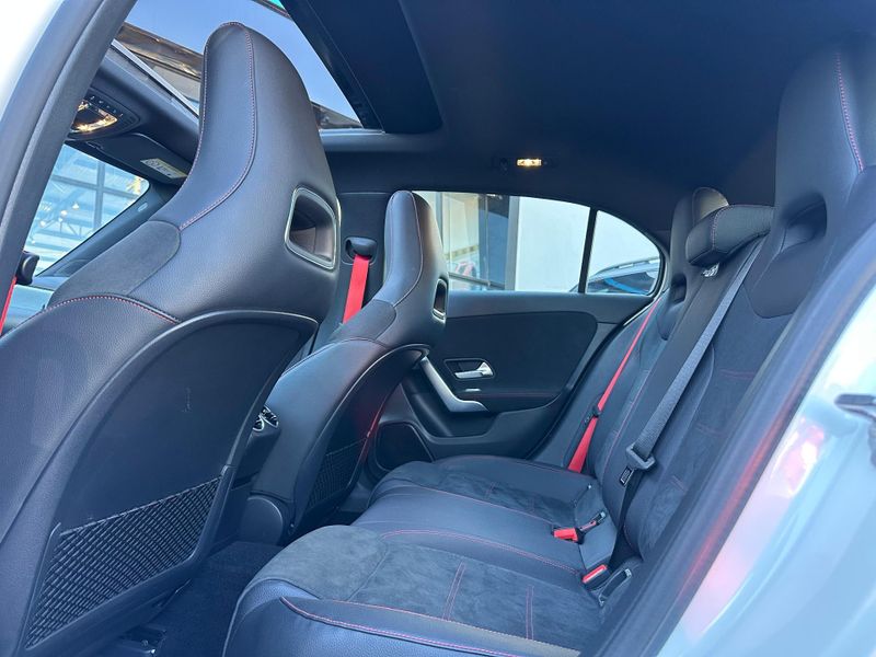 Mercedes-Benz A-35 AMG 4MATIC 2.0 TB Aut. 2019/2020 CONCEPT MOTORS PASSO FUNDO / Carros no Vale