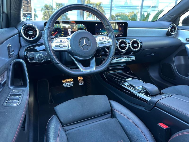 Mercedes-Benz A-35 AMG 4MATIC 2.0 TB Aut. 2019/2020 CONCEPT MOTORS PASSO FUNDO / Carros no Vale