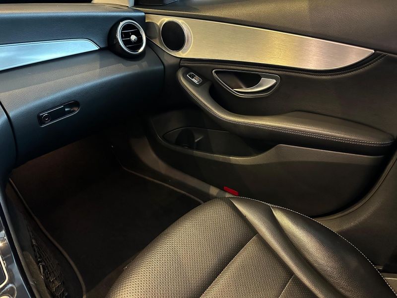 Mercedes-Benz C-180 1.6 Turbo 16V/Flex 16V Aut. 2014/2015 CONCEPT MOTORS PASSO FUNDO / Carros no Vale