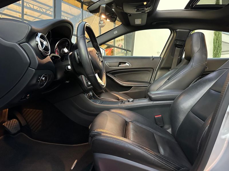 Mercedes-Benz Gla 200 Enduro 1.6 TB 16V Flex Aut. 2018/2019 CONCEPT MOTORS PASSO FUNDO / Carros no Vale