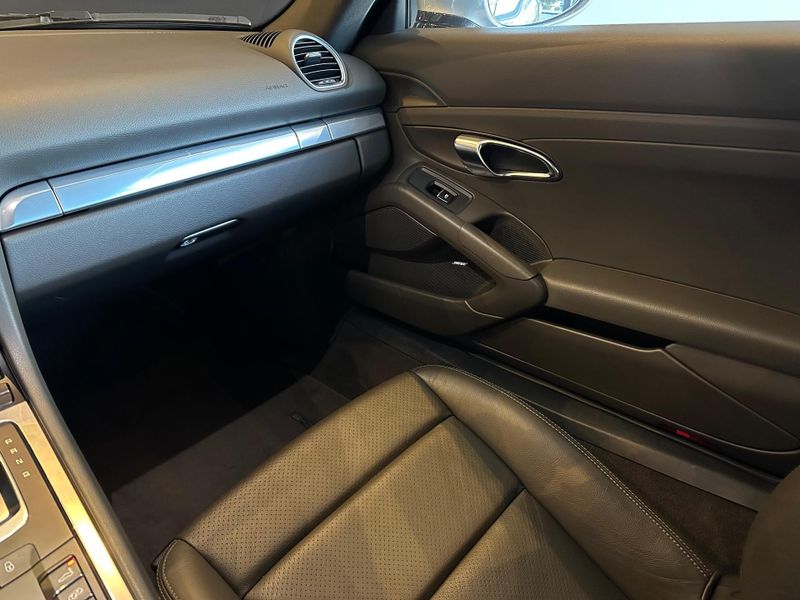 Porsche 718 Cayman 2.0 300cv 2018/2018 CONCEPT MOTORS PASSO FUNDO / Carros no Vale