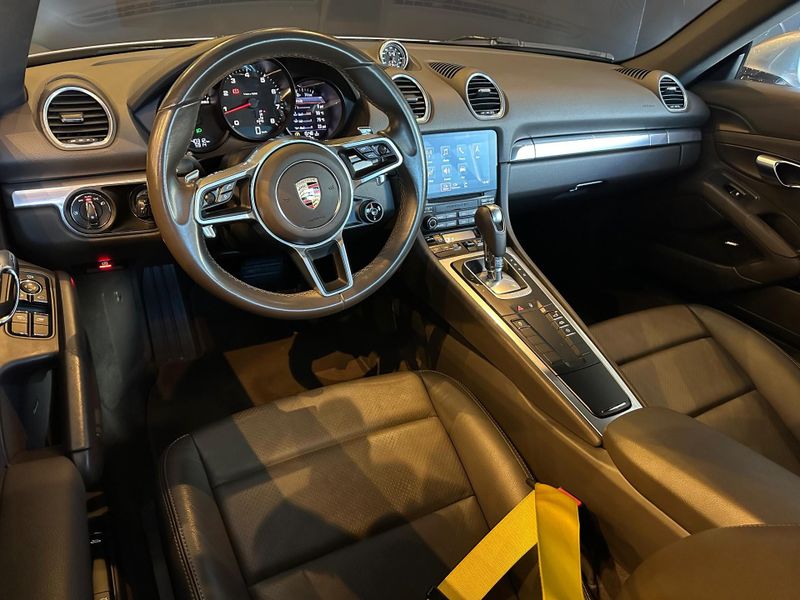 Porsche 718 Cayman 2.0 300cv 2018/2018 CONCEPT MOTORS PASSO FUNDO / Carros no Vale