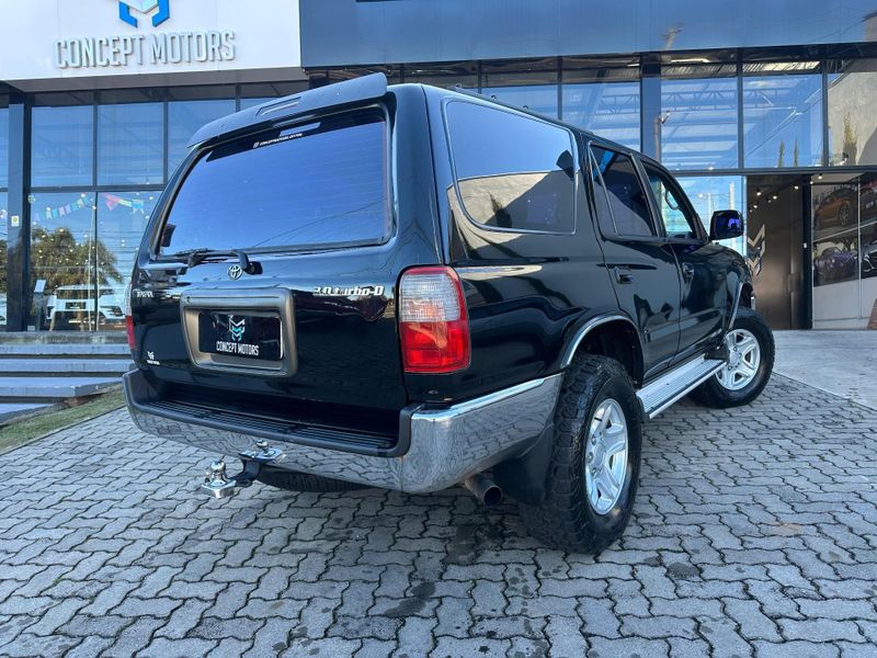 Toyota Hilux SW4 4×4 3.0 8V TB Diesel 1999/1999 CONCEPT MOTORS PASSO FUNDO / Carros no Vale