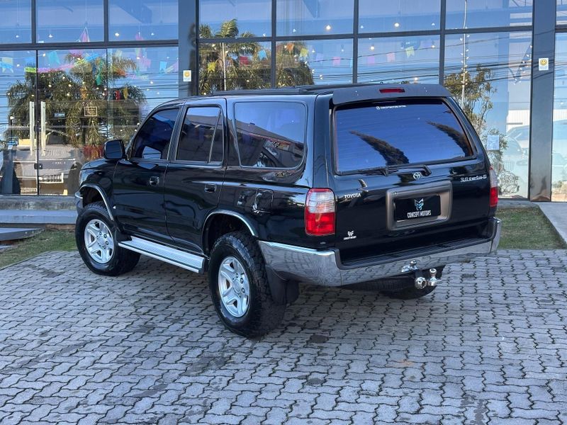 Toyota Hilux SW4 4×4 3.0 8V TB Diesel 1999/1999 CONCEPT MOTORS PASSO FUNDO / Carros no Vale