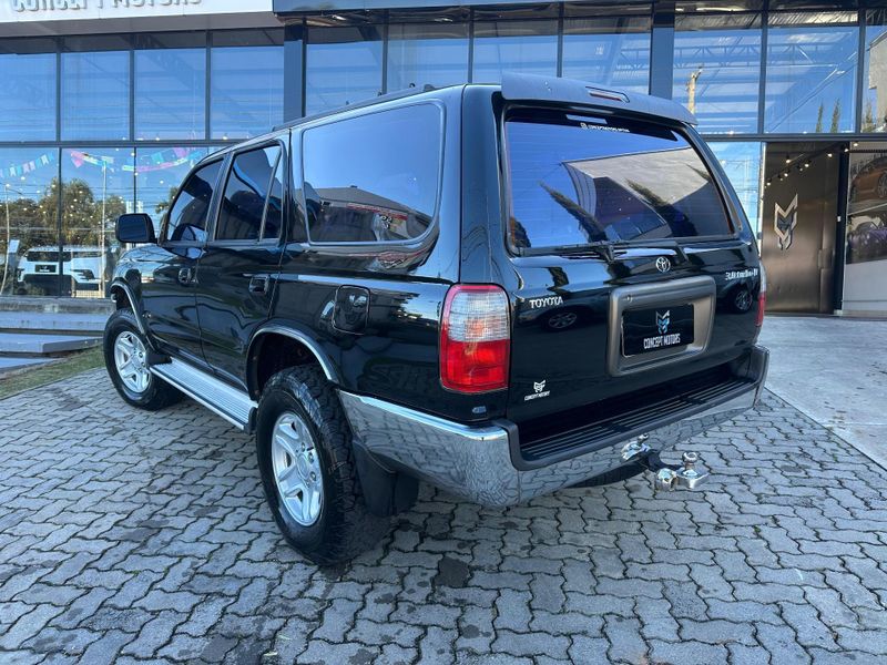 Toyota Hilux SW4 4×4 3.0 8V TB Diesel 1999/1999 CONCEPT MOTORS PASSO FUNDO / Carros no Vale