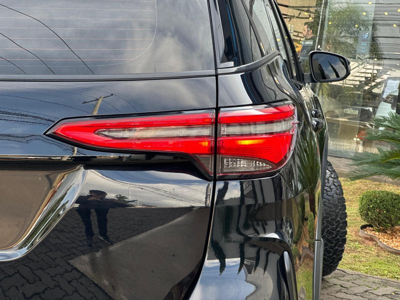 Toyota Hilux SW4 Diamond 2.8 TB 4×4 Die Aut. 2022/2022 CONCEPT MOTORS PASSO FUNDO / Carros no Vale