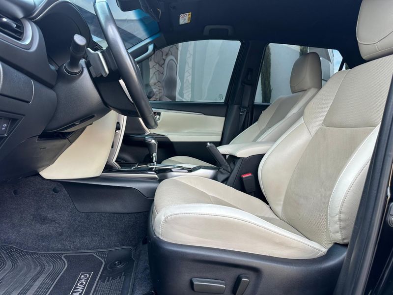 Toyota Hilux SW4 Diamond 2.8 TB 4×4 Die Aut. 2022/2022 CONCEPT MOTORS PASSO FUNDO / Carros no Vale