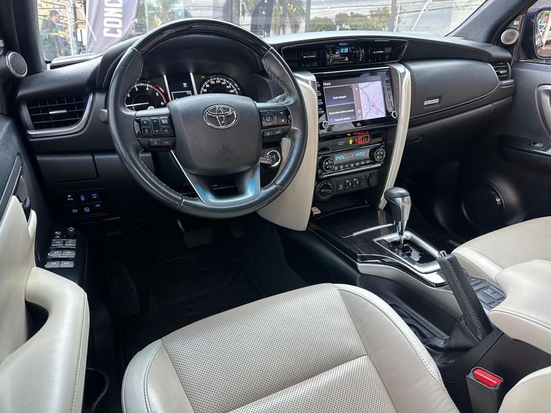 Toyota Hilux SW4 Diamond 2.8 TB 4×4 Die Aut. 2022/2022 CONCEPT MOTORS PASSO FUNDO / Carros no Vale