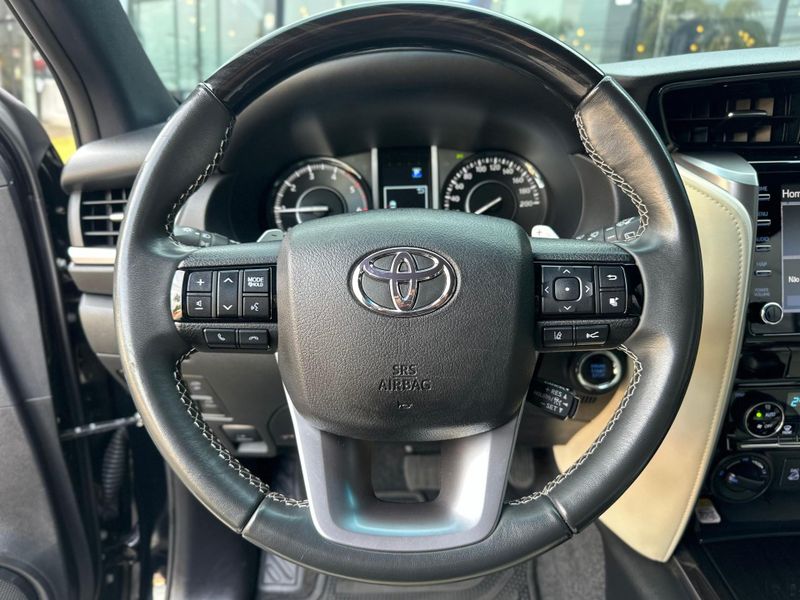 Toyota Hilux SW4 Diamond 2.8 TB 4×4 Die Aut. 2022/2022 CONCEPT MOTORS PASSO FUNDO / Carros no Vale