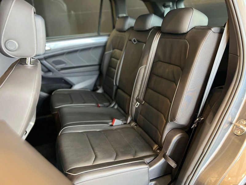 Volkswagen Tiguan Allspac R-Line 350 TSI 2.0 4×4 2021/2021 CONCEPT MOTORS PASSO FUNDO / Carros no Vale