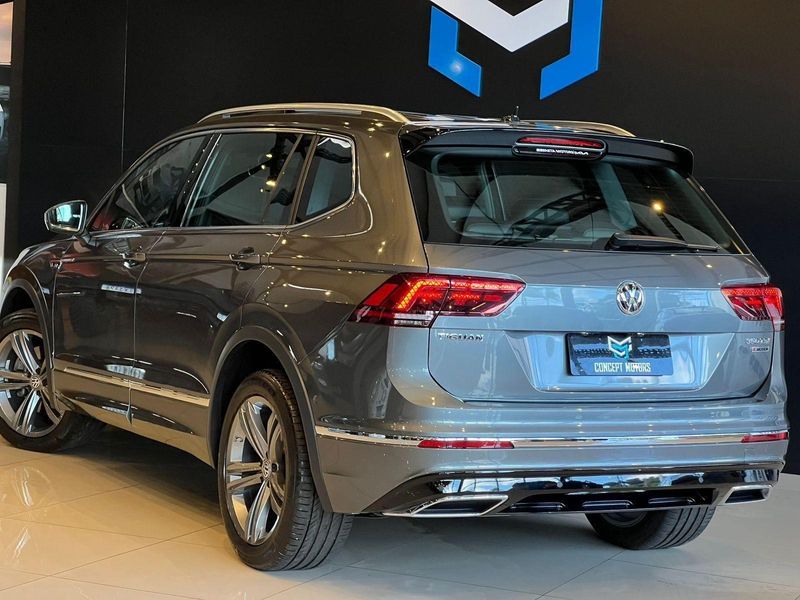 Volkswagen Tiguan Allspac R-Line 350 TSI 2.0 4×4 2021/2021 CONCEPT MOTORS PASSO FUNDO / Carros no Vale