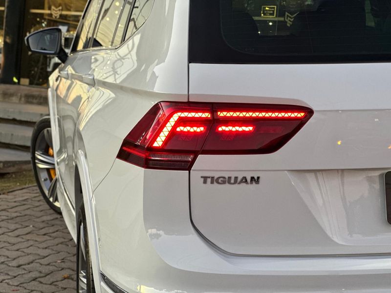 Volkswagen Tiguan Allspac R-Line 350 TSI 2.0 4×4 2019/2020 CONCEPT MOTORS PASSO FUNDO / Carros no Vale