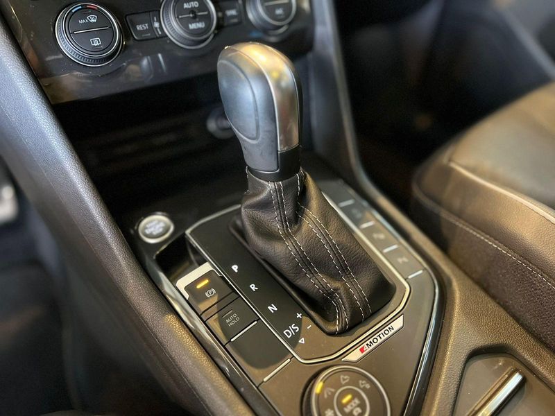 Volkswagen Tiguan Allspac R-Line 350 TSI 2.0 4×4 2021/2021 CONCEPT MOTORS PASSO FUNDO / Carros no Vale