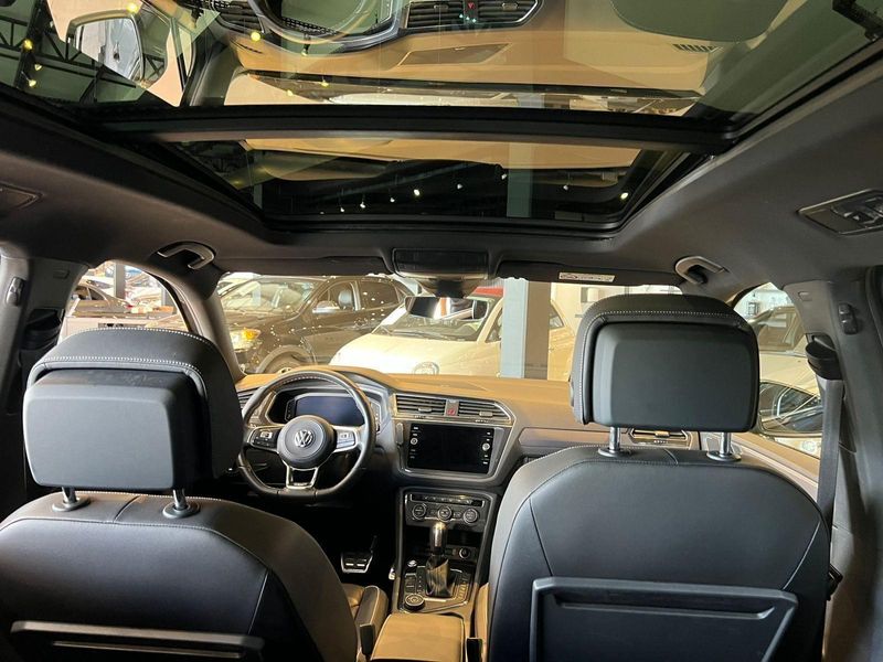 Volkswagen Tiguan Allspac R-Line 350 TSI 2.0 4×4 2021/2021 CONCEPT MOTORS PASSO FUNDO / Carros no Vale