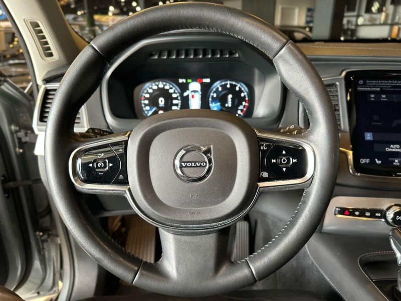 Volvo XC 90 T-6 MOMENTUM 2.0 320cv 5P 2015/2016 CONCEPT MOTORS PASSO FUNDO / Carros no Vale