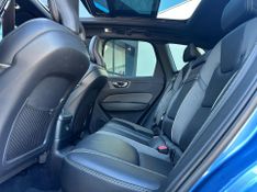 Volvo XC60 T-8 R-DESIGN 2.0 (HÃ­brido) 2019/2020 CONCEPT MOTORS PASSO FUNDO / Carros no Vale