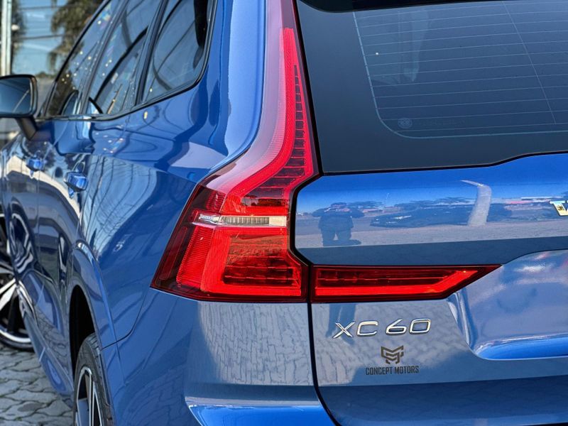Volvo XC60 T-8 R-DESIGN 2.0 (HÃ­brido) 2019/2020 CONCEPT MOTORS PASSO FUNDO / Carros no Vale