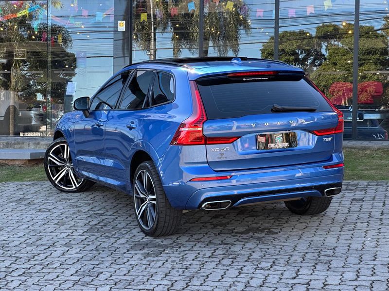 Volvo XC60 T-8 R-DESIGN 2.0 (HÃ­brido) 2019/2020 CONCEPT MOTORS PASSO FUNDO / Carros no Vale