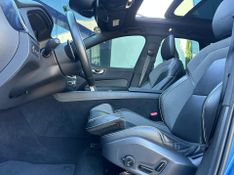 Volvo XC60 T-8 R-DESIGN 2.0 (HÃ­brido) 2019/2020 CONCEPT MOTORS PASSO FUNDO / Carros no Vale
