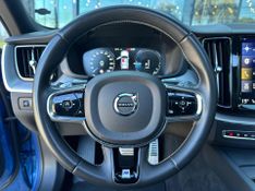 Volvo XC60 T-8 R-DESIGN 2.0 (HÃ­brido) 2019/2020 CONCEPT MOTORS PASSO FUNDO / Carros no Vale