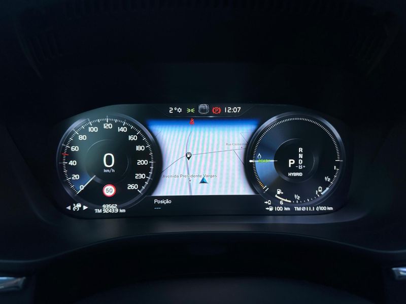 Volvo XC60 T-8 R-DESIGN 2.0 (HÃ­brido) 2019/2020 CONCEPT MOTORS PASSO FUNDO / Carros no Vale