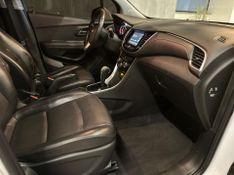 Chevrolet Tracker /CHEV LTZ 2016/2017 ENZO MULTIMARCAS CAXIAS DO SUL / Carros no Vale