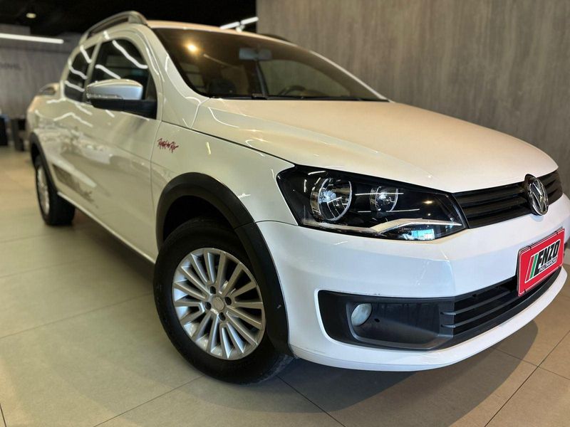 Volkswagen Saveiro W/ CD ROCK MB 2015/2016 ENZO MULTIMARCAS CAXIAS DO SUL / Carros no Vale