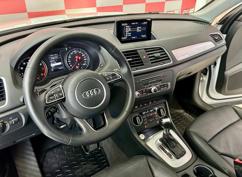 Audi Q3 2.0 TFSI Quat 170/180cv S-tronic 2018/2018 PC VEÍCULOS SANTA CRUZ DO SUL / Carros no Vale