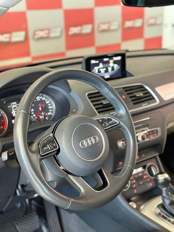 Audi Q3 2.0 TFSI Quat 170/180cv S-tronic 2017/2018 PC VEÍCULOS SANTA CRUZ DO SUL / Carros no Vale