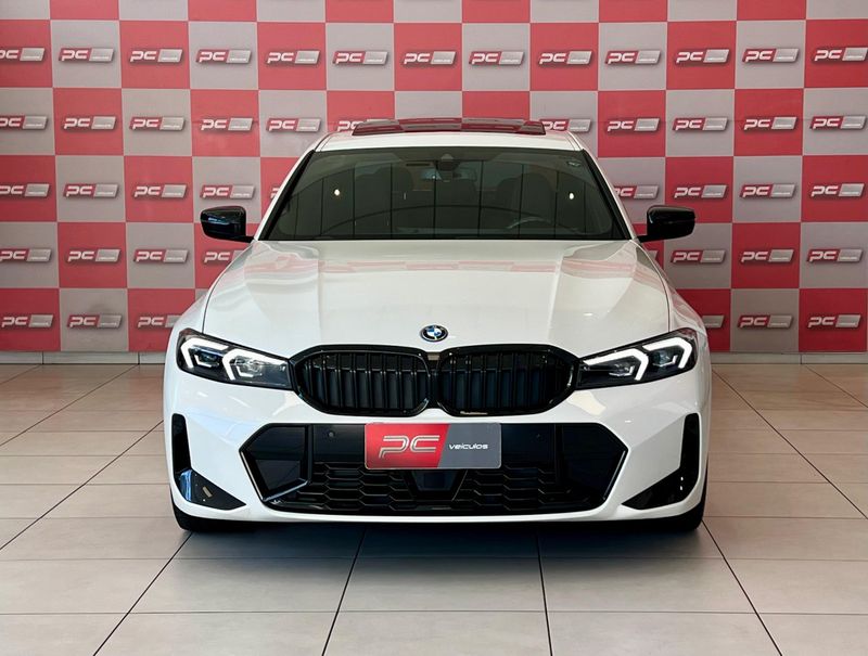 BMW 330e M Sport 2.0 Turbo (Híbrido) 2023/2024 PC VEÍCULOS SANTA CRUZ DO SUL / Carros no Vale