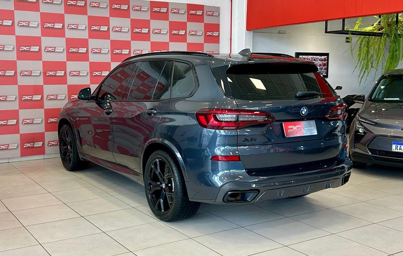 BMW X5 XDRIVE 45e 3.0 M.Sport Híbrido 2020/2021 PC VEÍCULOS SANTA CRUZ DO SUL / Carros no Vale